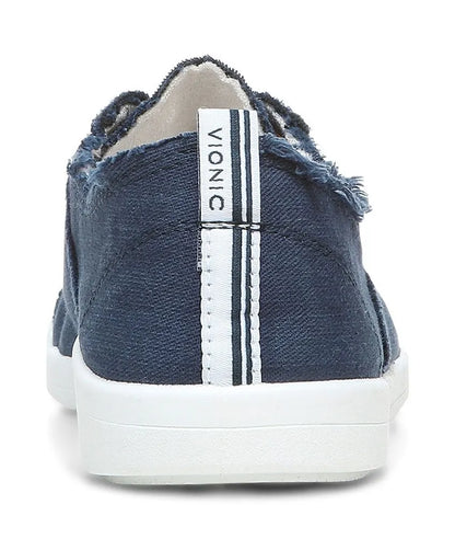 Beach Pismo Casual Sneaker: Canvas Navy Canvas